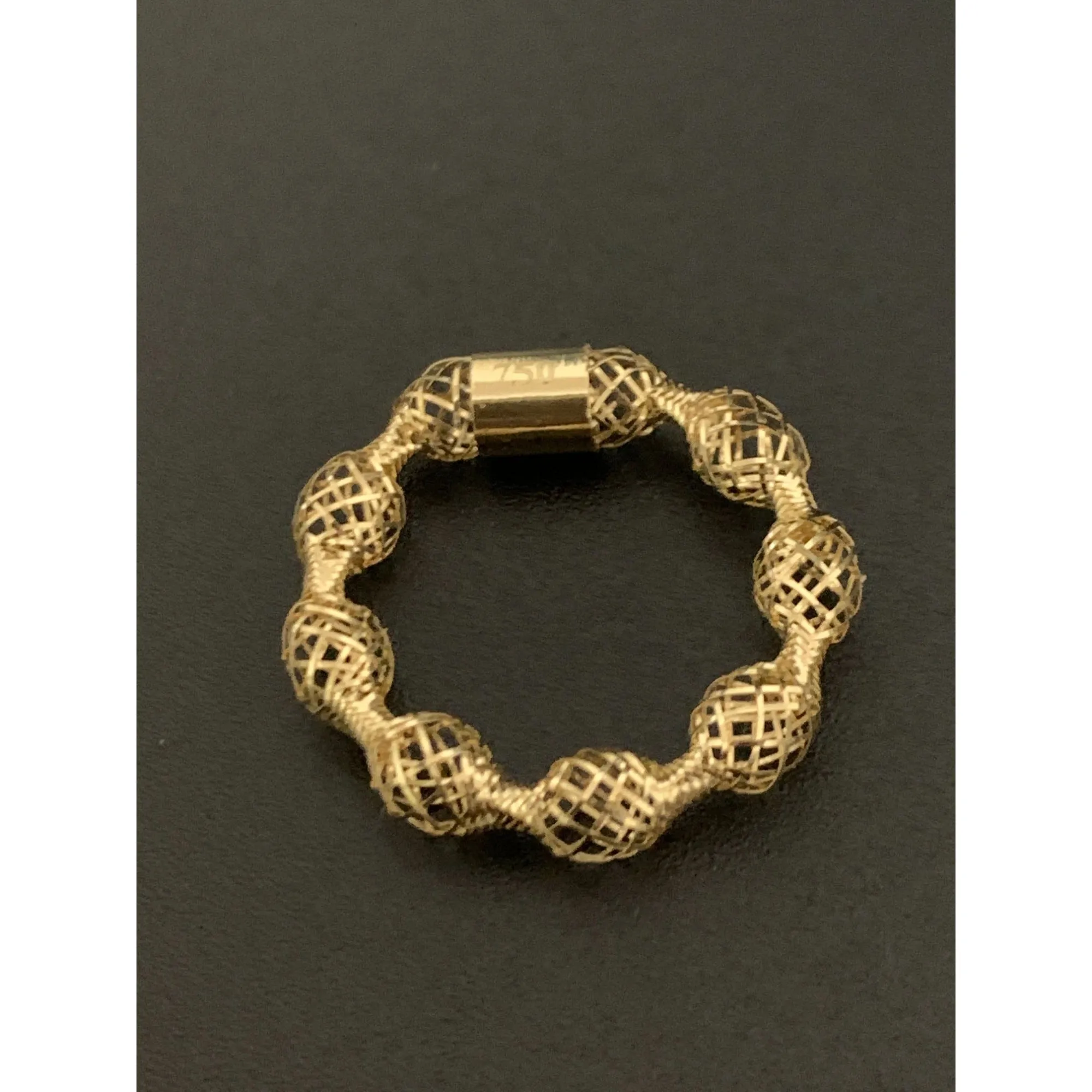 18K Gold Ring Soft Mesh 0.53 grams Size 5 Dainty Lightweight Delicate