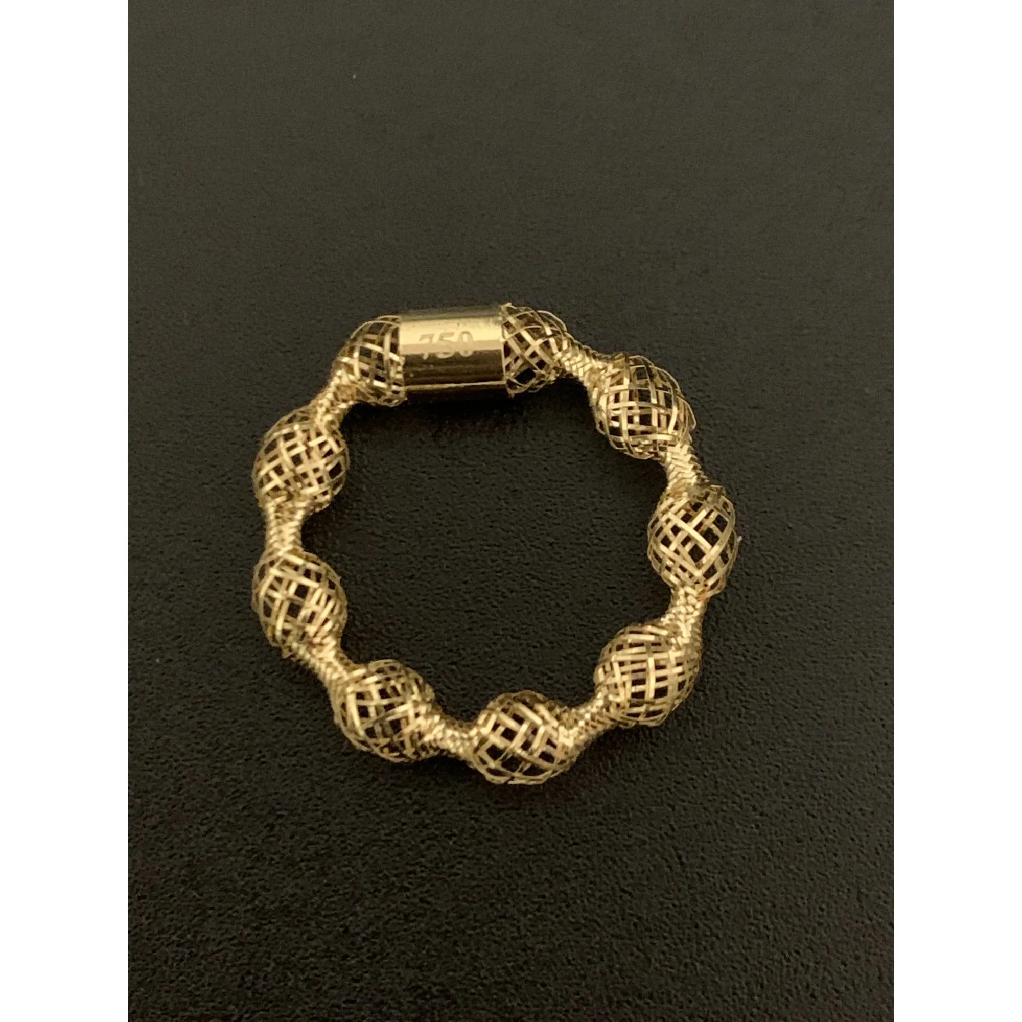 18K Gold Ring Soft Mesh 0.53 grams Size 5 Dainty Lightweight Delicate