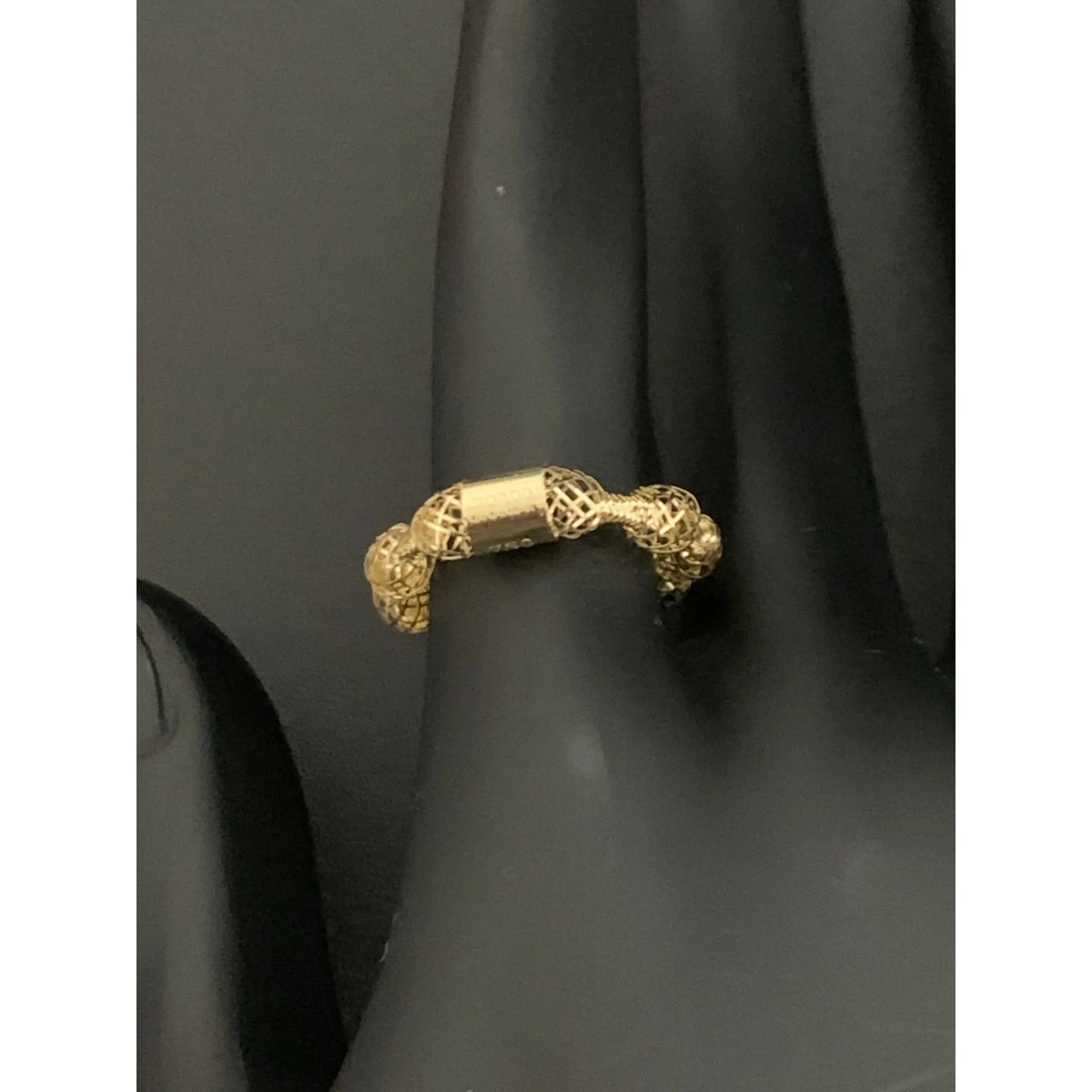 18K Gold Ring Soft Mesh 0.53 grams Size 5 Dainty Lightweight Delicate