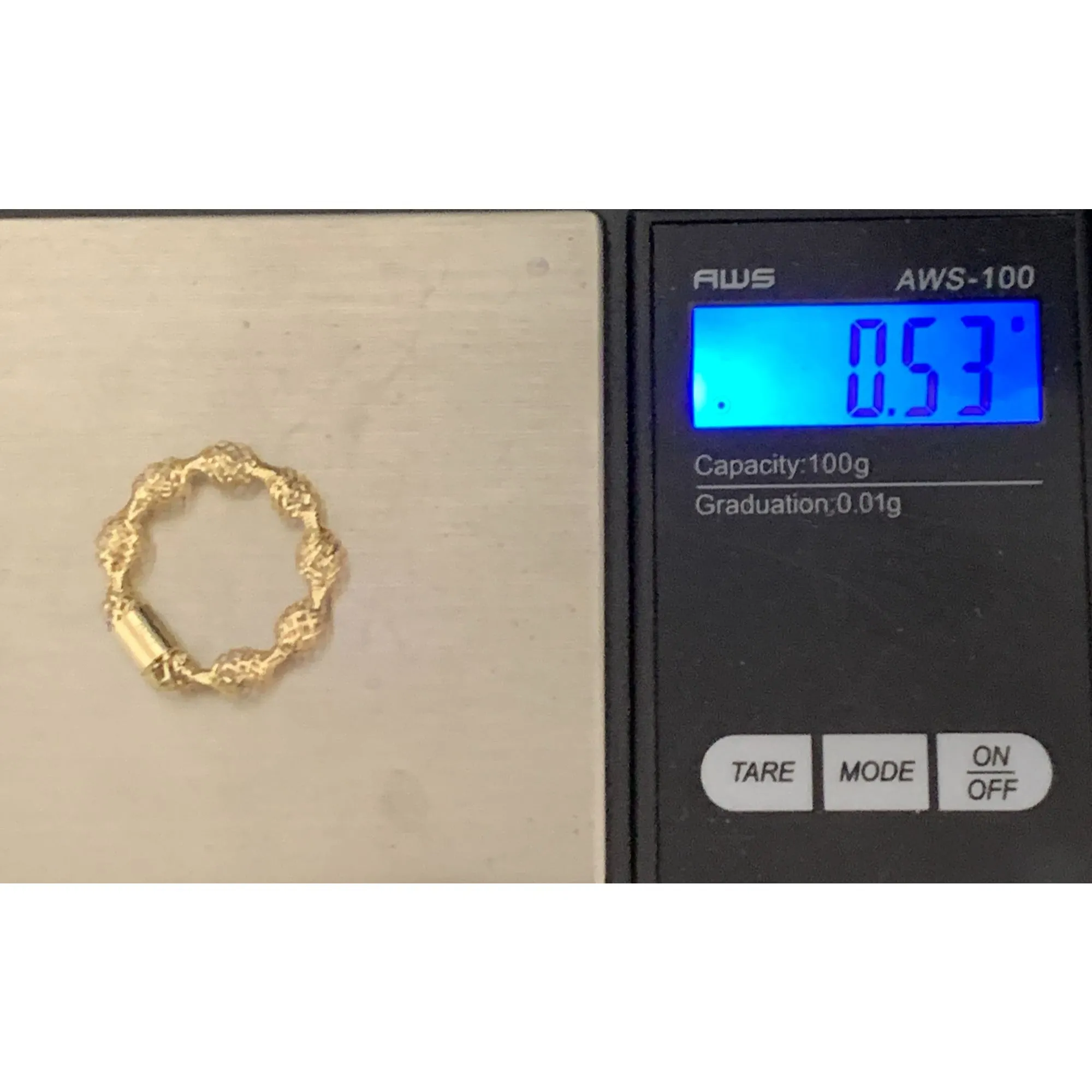 18K Gold Ring Soft Mesh 0.53 grams Size 5 Dainty Lightweight Delicate