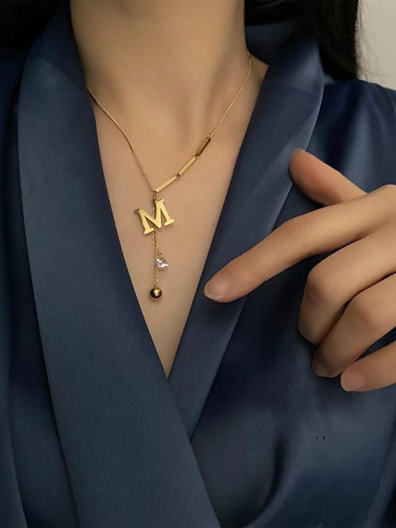 1pc Stainless Steel Letter Pendant Titanium Steel Women's Clavicle Chain With Unique Designer Style