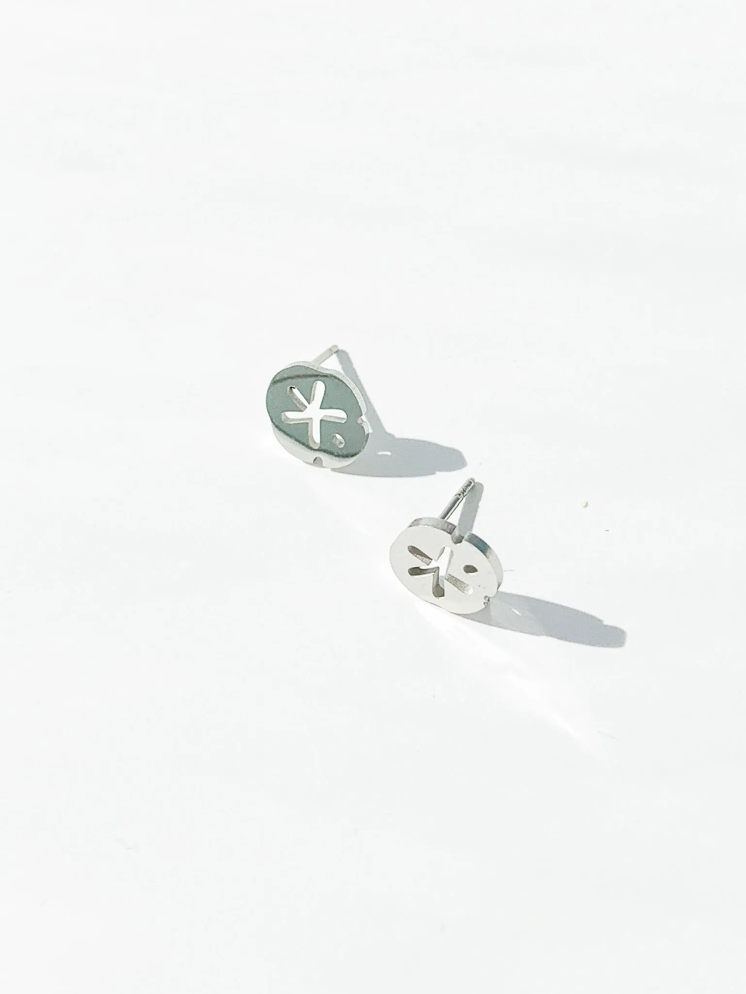 Alisha Sand Dollar Studs- Silver