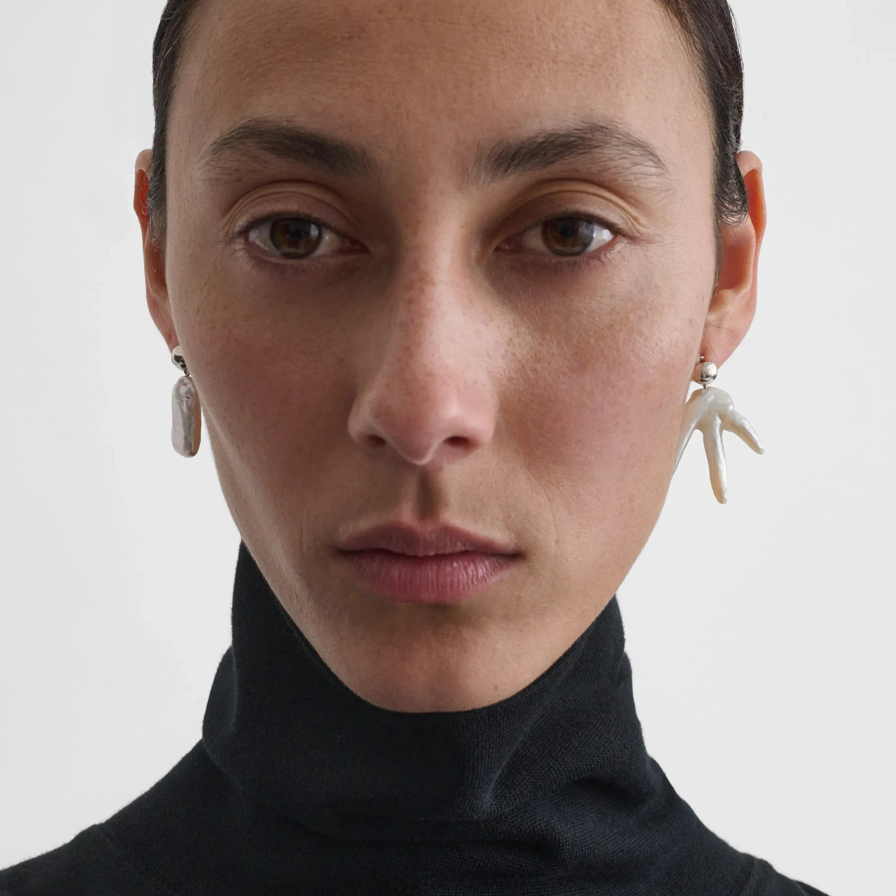 ASYMMETRIC PEARL EARRINGS | silver pearls