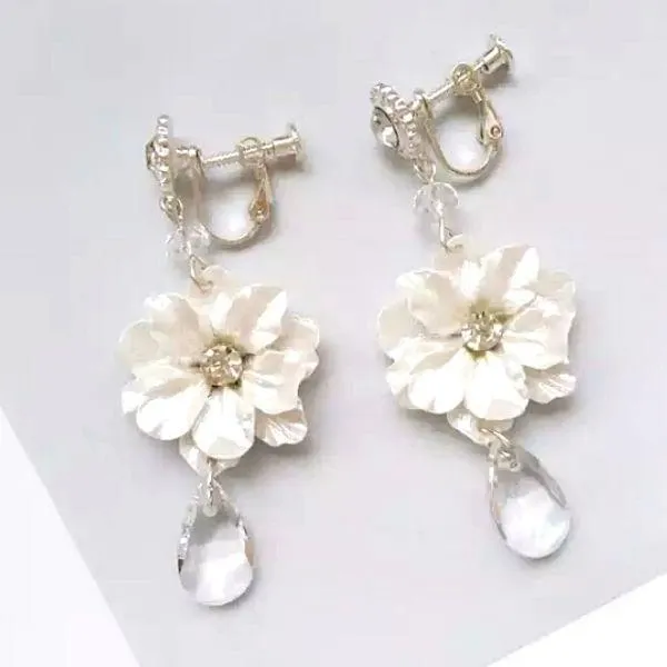 Graceful White Flower Crystal Drop Dangle Clip On Earrings