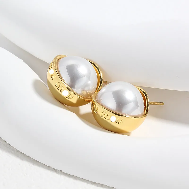 MIU Pearl studs earrings