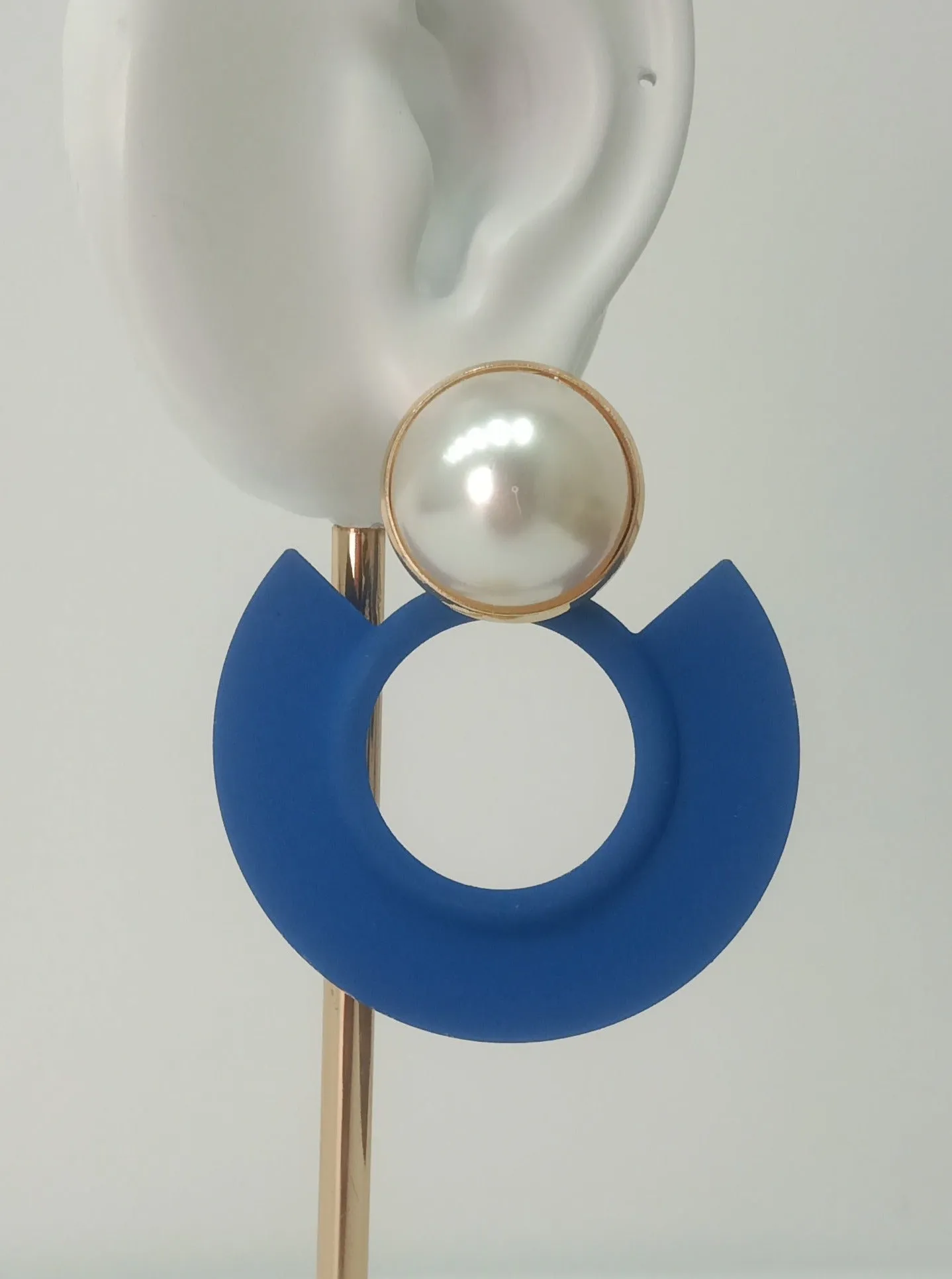 Pearlescent Dangle Drop Earrings