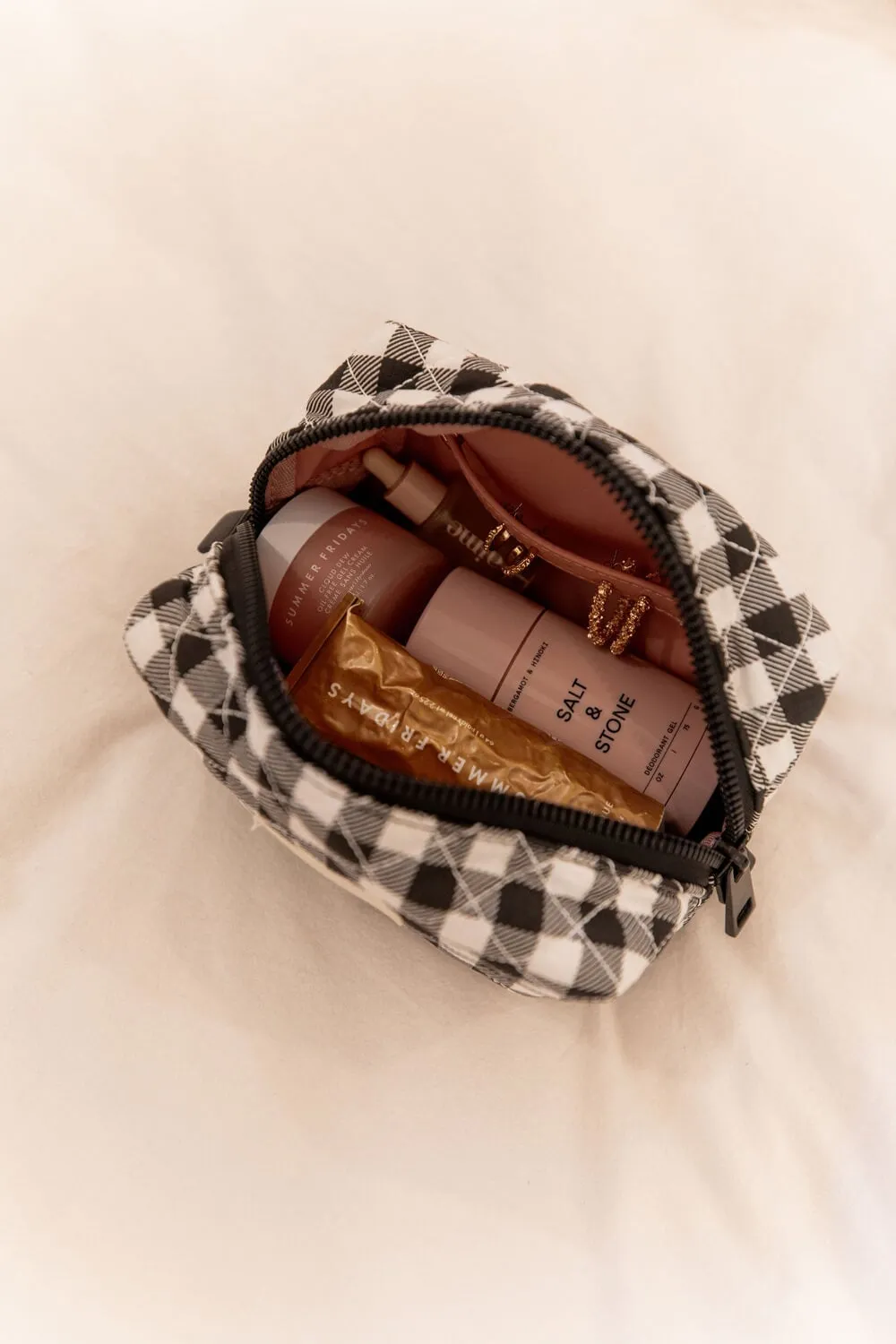 Quilted cosmetic case Black Gingham