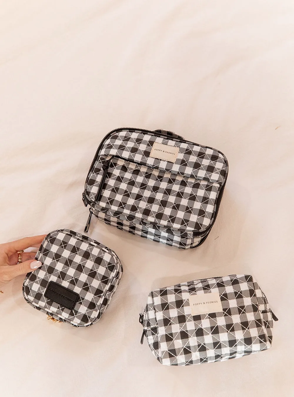 Quilted cosmetic case Black Gingham