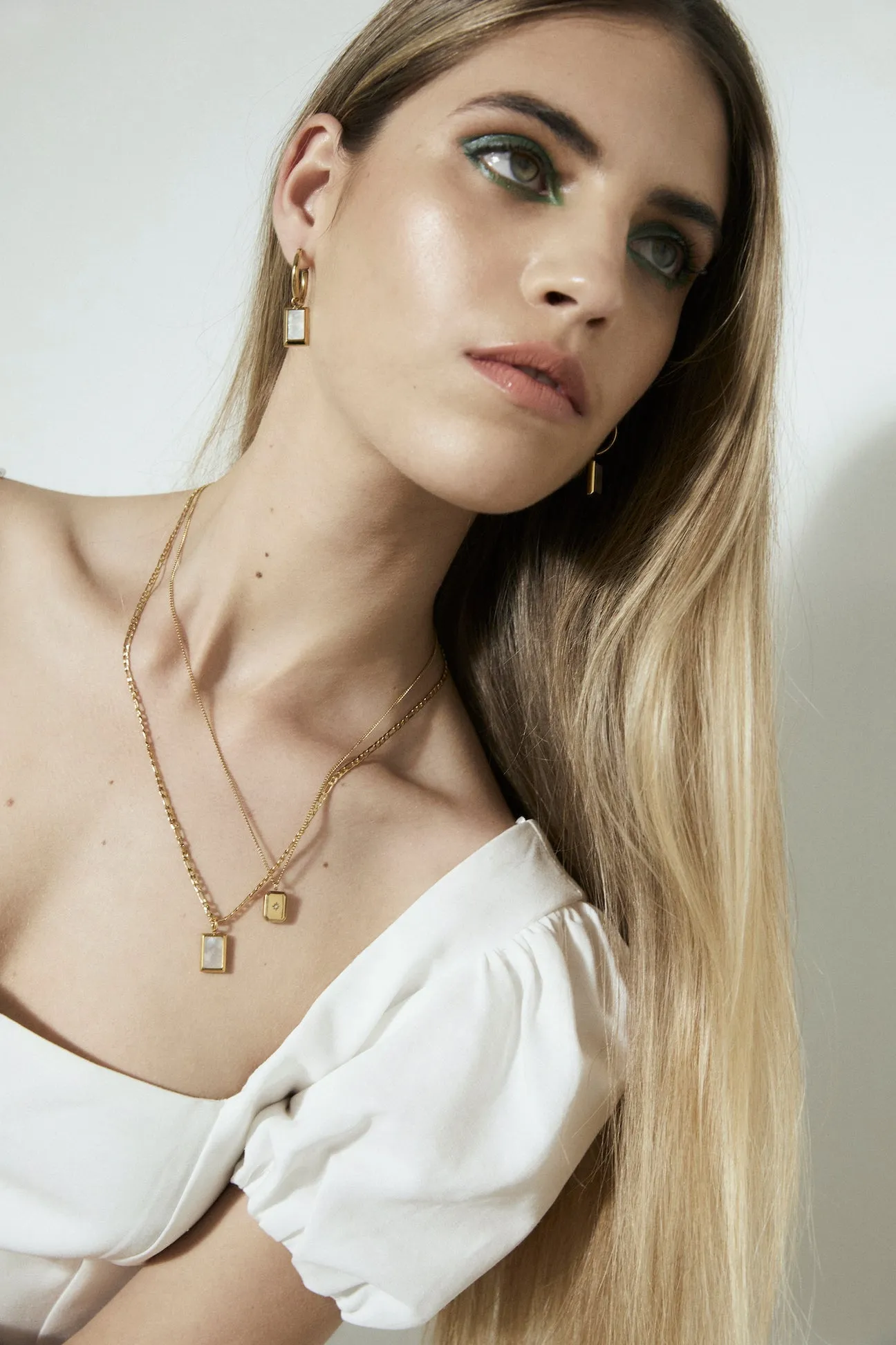 Silk & Steel Soho Hoop Earrings - Gold/Mother of Pearl