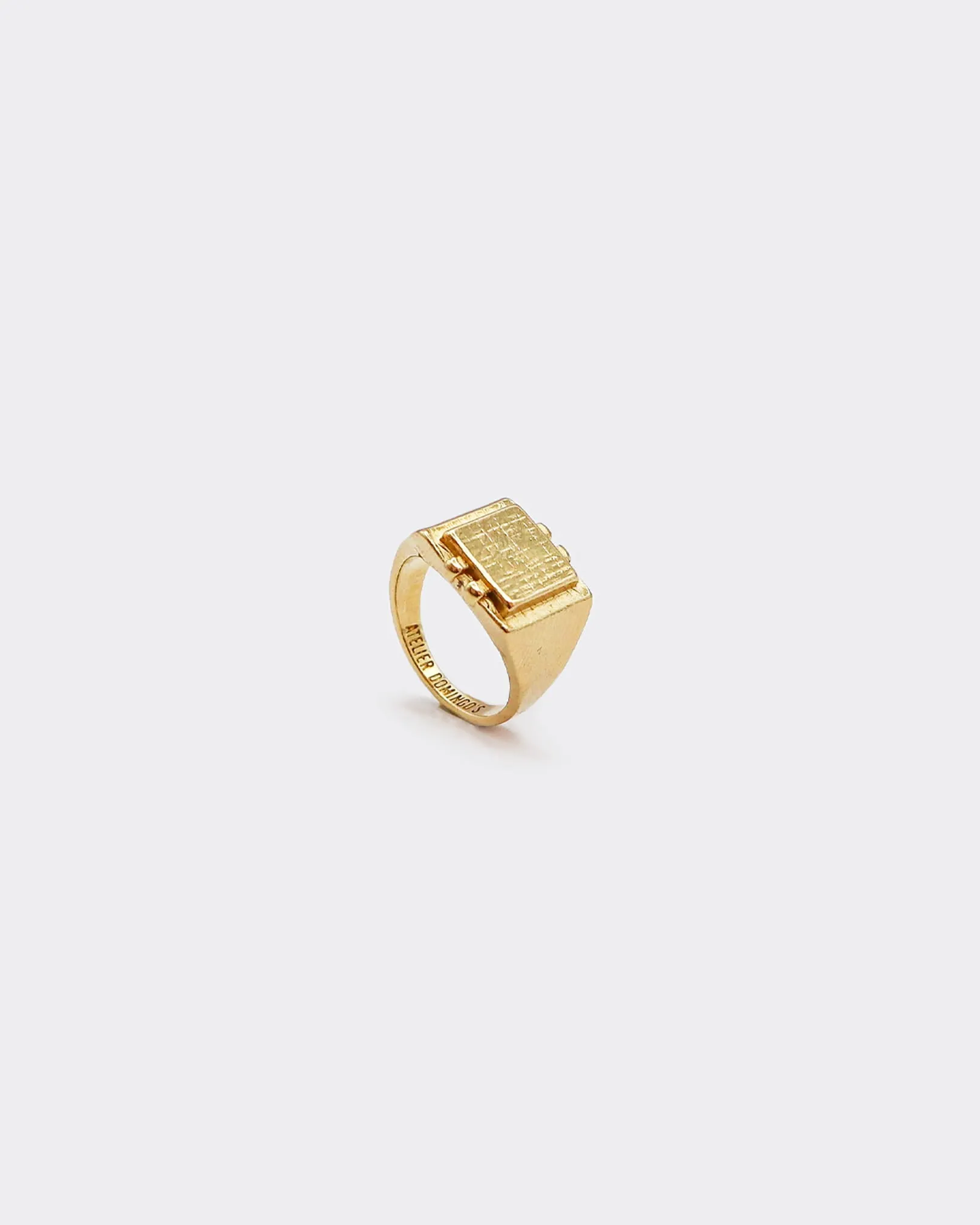 THE SQUARE RING