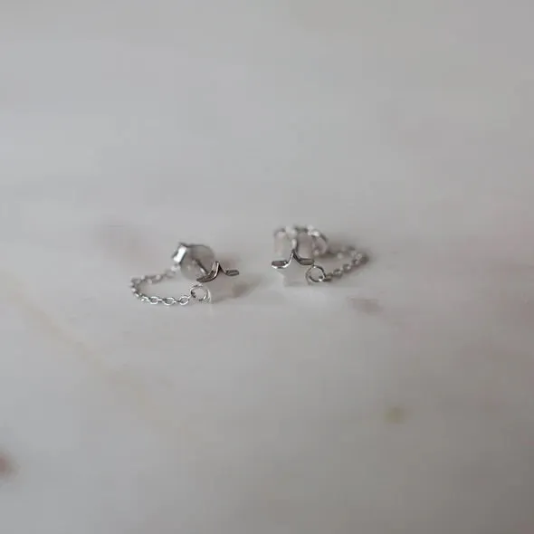 TWINKLE CHAIN STUDS