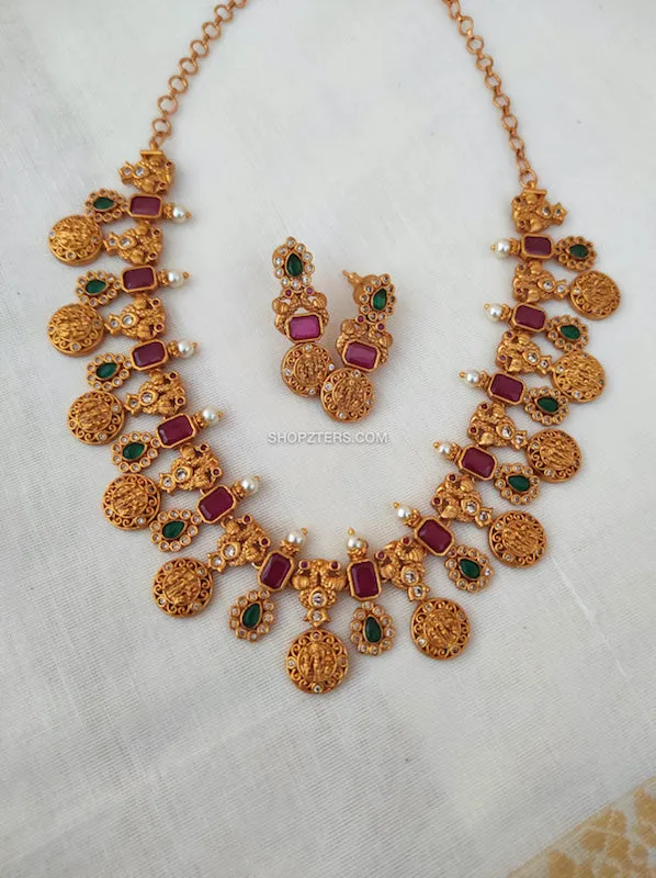 Unique Design with Kemp and Pearl Necklace